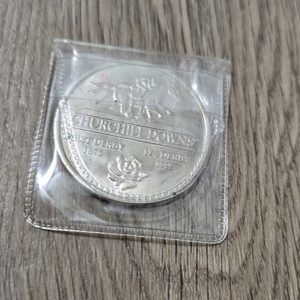 Churchill Downs Kemtucky Derby  1.5" Coin